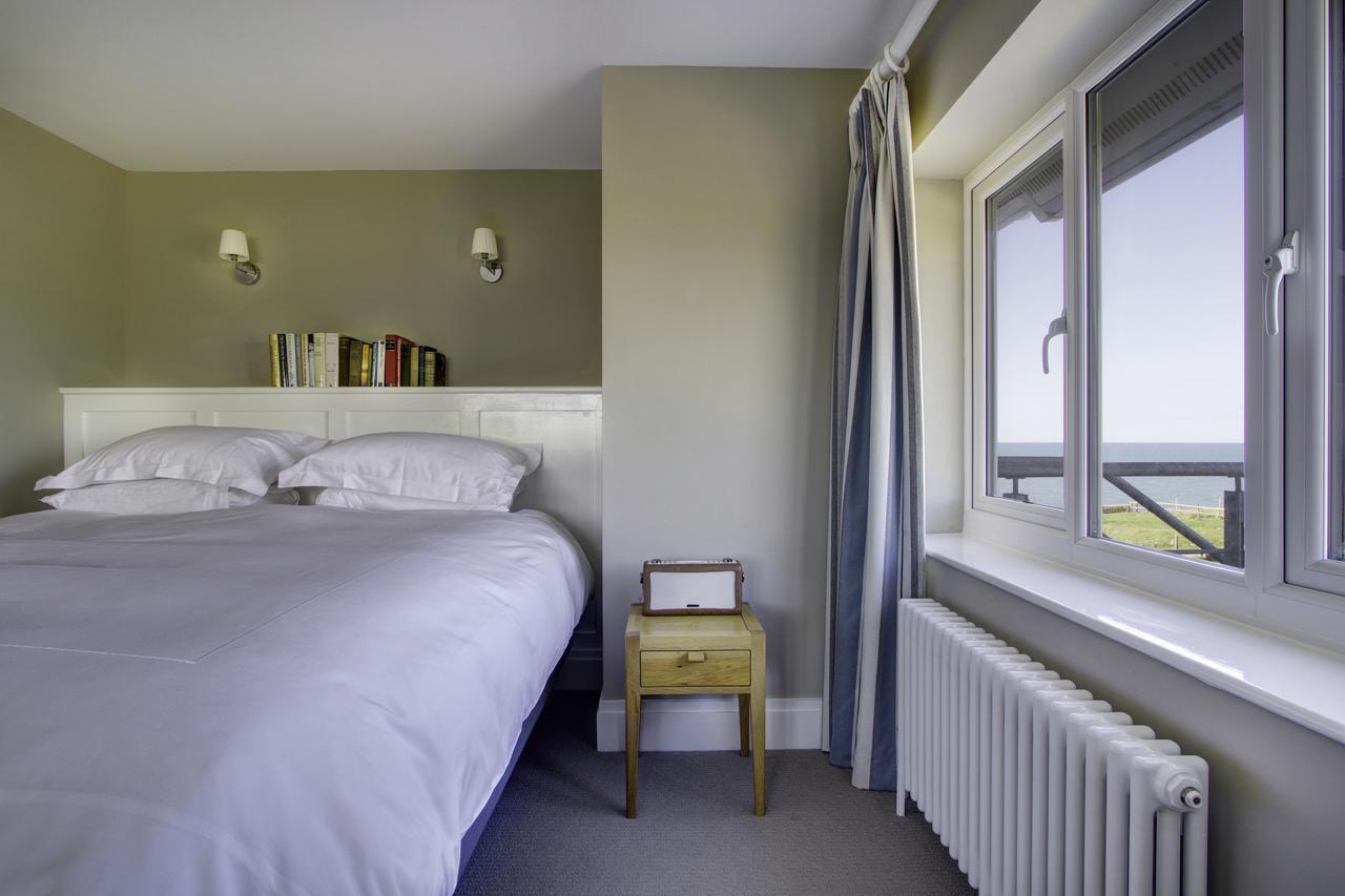 The Seaside Boarding House Hotel เบอร์ตัน แบรดสต็อค ภายนอก รูปภาพ