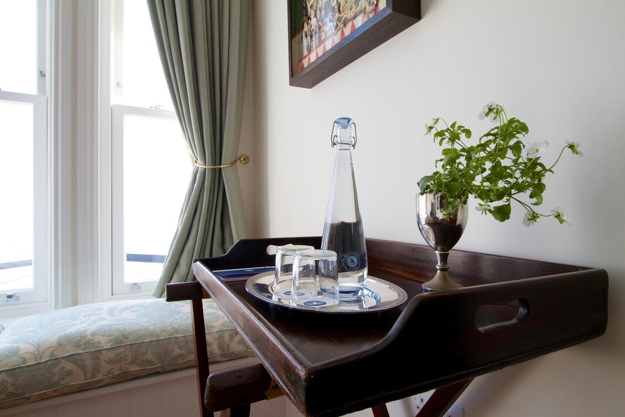 The Seaside Boarding House Hotel เบอร์ตัน แบรดสต็อค ภายนอก รูปภาพ